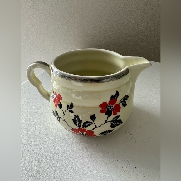 Hall Superior Kitchenware Red Poppy Daniel Creamer. - Picture 2 of 7
